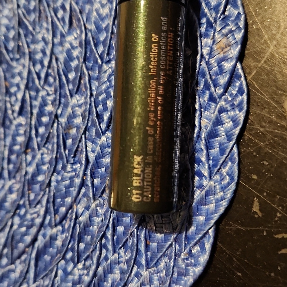 🎈3 for 20 items w/🎈Clinique Women's Make-up - Picture 2 of 2